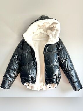 NVLT reversible vegan puffer jacket small shiny black sherpa fleece hood zip